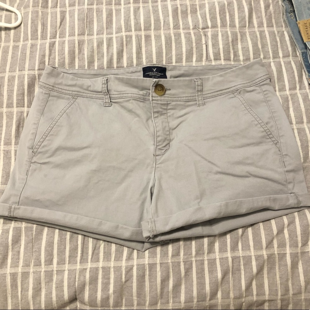 American Eagle Midi Grey Shorts